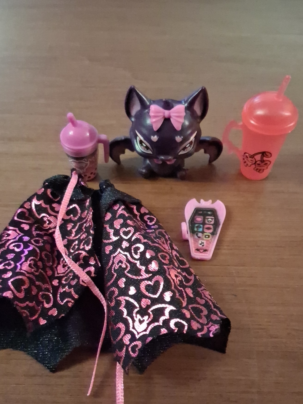 Monster High Draculaura G3 Pet Count Fabulous Cat Bat With Cape And Accessories